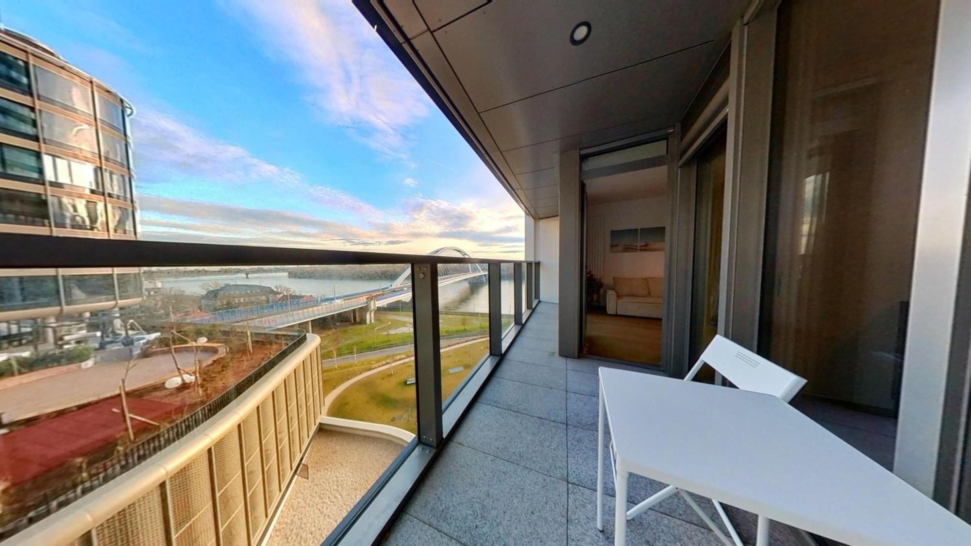 The First Skyscraper In Slovakia Apartment Bratislava Exterior photo